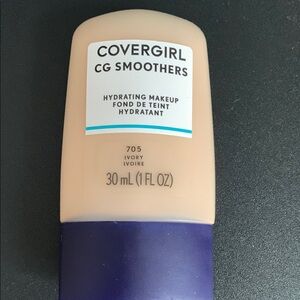 COVERGIRL CG Smoothers Foundation Cream Hydrating Makeup 705